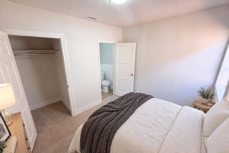 Photo 13 of 27 of 15343 Pimenta Ave, Paramount, CA