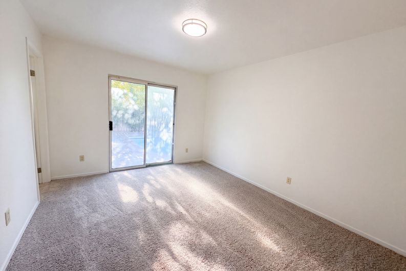 Photo 16 of 28 of 9149 Starina Way, Sacramento, CA