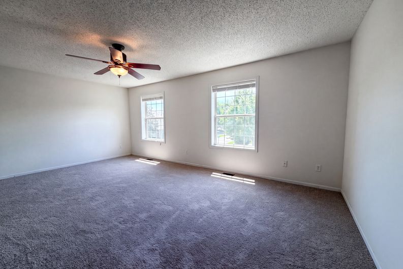 Photo 9 of 21 of 5221 Robin Ln, Farmington, MN