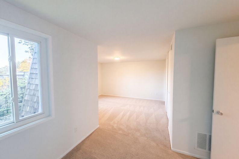 Photo 10 of 22 of 19109 Capehart Dr, Montgomery Village, MD