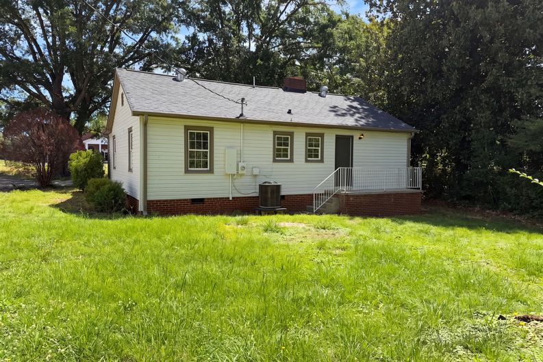 Photo 5 of 20 of 1125 Old Spartanburg Hwy, Lyman, SC
