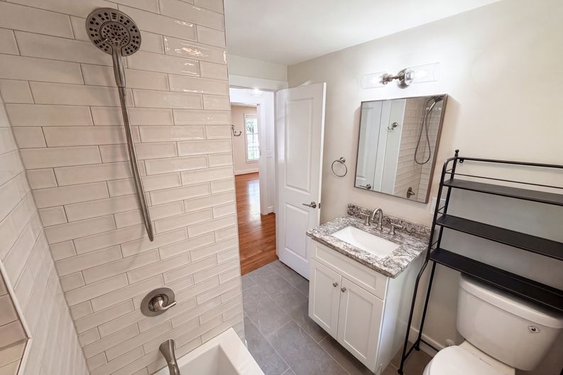 Photo 19 of 23 of 2320 Capehart Cir NE, Atlanta, GA