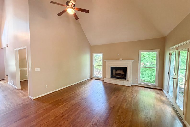 Photo 7 of 34 of 2299 Camden Dr SW, Marietta, GA
