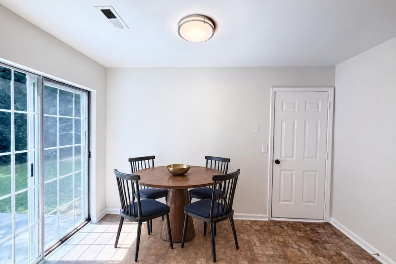 Photo 7 of 22 of 14542 Arbor Ridge Dr, Charlotte, NC