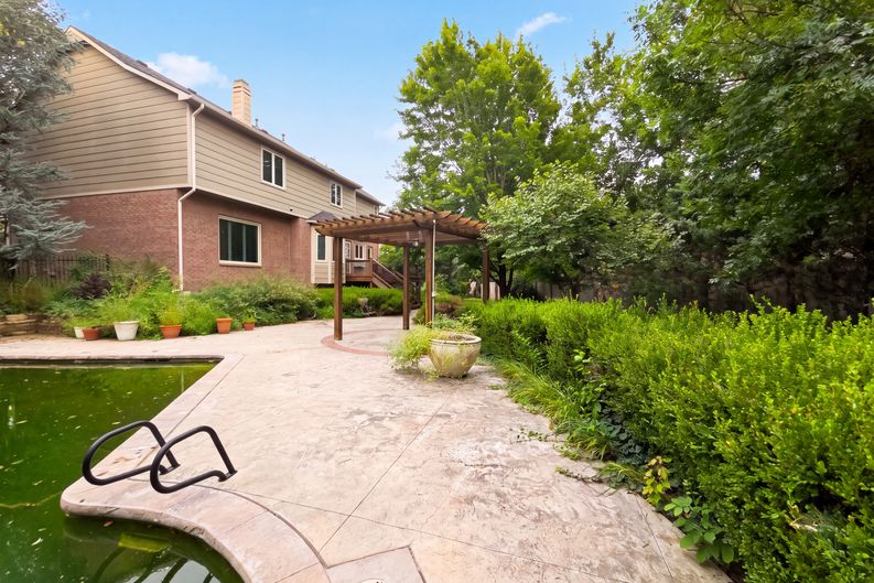 Photo 17 of 30 of 945 N Woodridge Ct, Wichita, KS