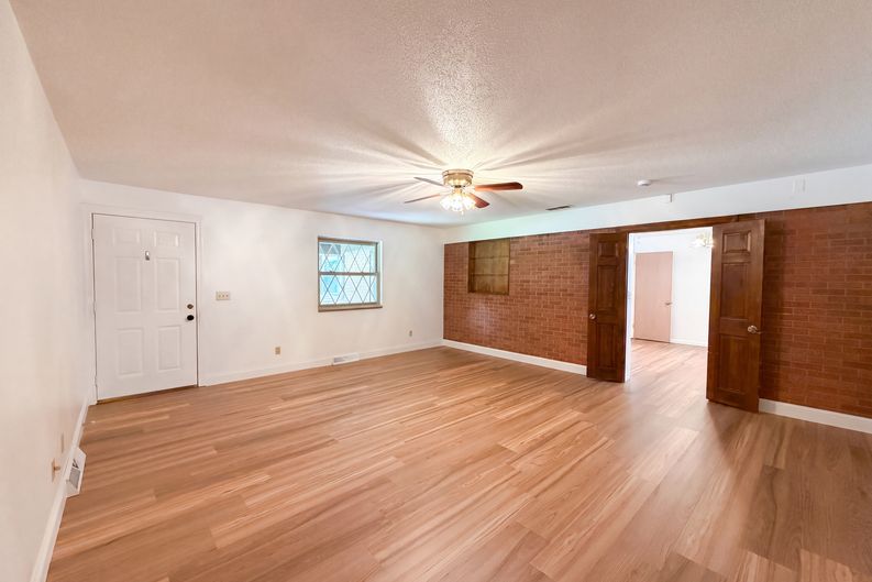 Photo 21 of 25 of 209 Dana Dr, Collinsville, IL