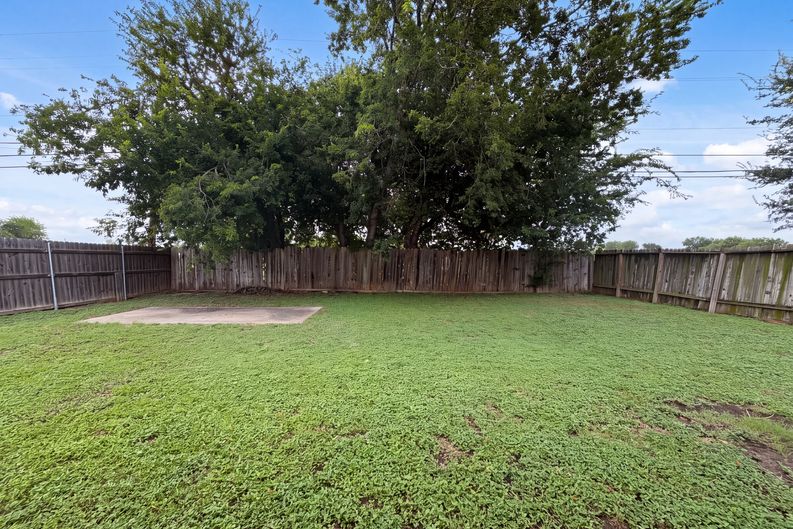 Photo 15 of 16 of 129 Meadowbrook Dr, Temple, TX