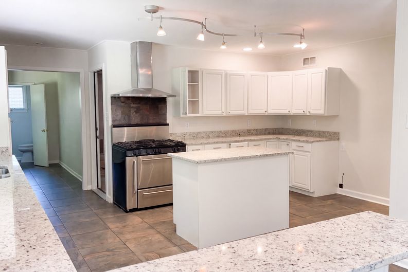 Photo 6 of 18 of 408 Wildhaven Cir, Gadsden, AL