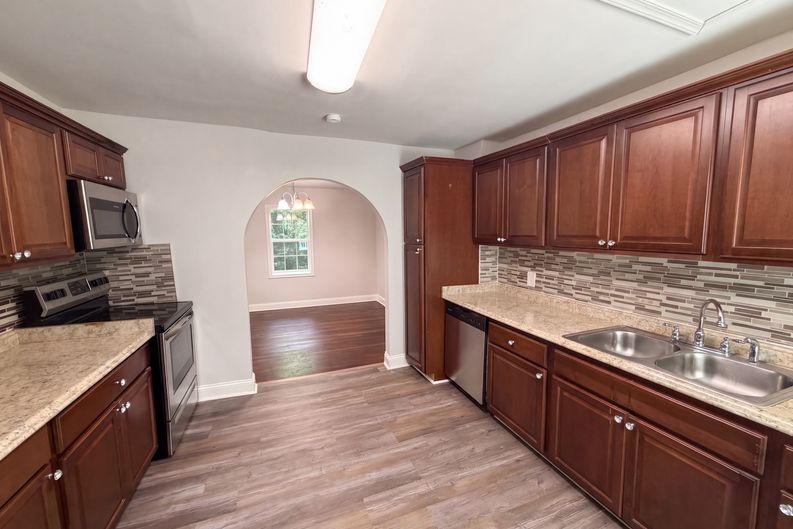 Photo 5 of 19 of 4800 Leonard Ave, Henrico, VA