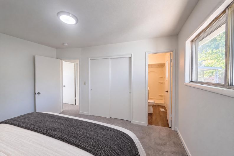 Photo 12 of 21 of 465 SW 139th Ave, Beaverton, OR