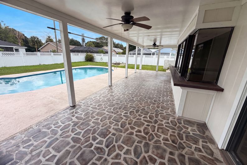 Photo 37 of 38 of 2305 SW Fern Cir, Port Saint Lucie, FL