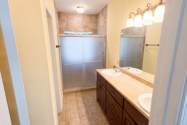 Photo 10 of 20 of 109 Corene Ave, Glennville, GA