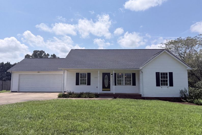 Photo 15 of 16 of 2243 Mintew Cir, Lincolnton, NC
