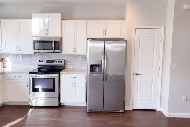 Photo 5 of 20 of 4026 NW 10th Pl, Plantation, FL