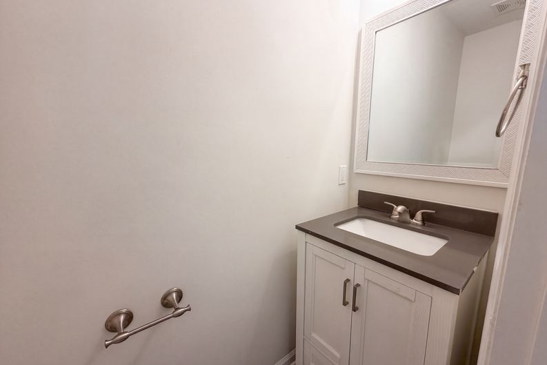 Photo 14 of 19 of 3888 Courtland Cir, Thomasville, NC