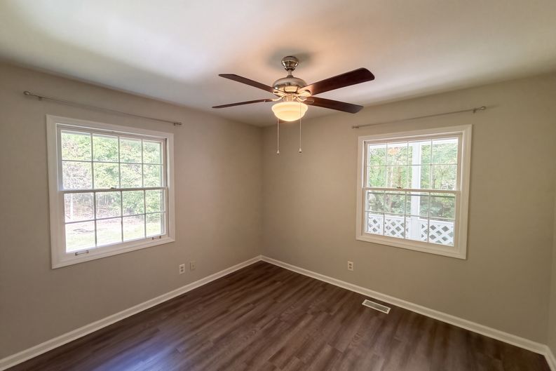 Photo 10 of 29 of 1120 Emerald Dr, Concord, NC