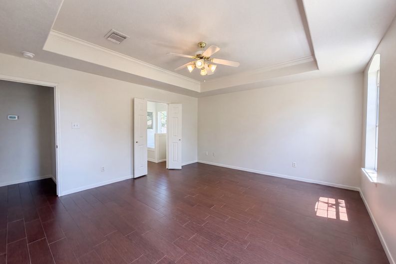 Photo 4 of 30 of 2854 Everett Dr, Friendswood, TX