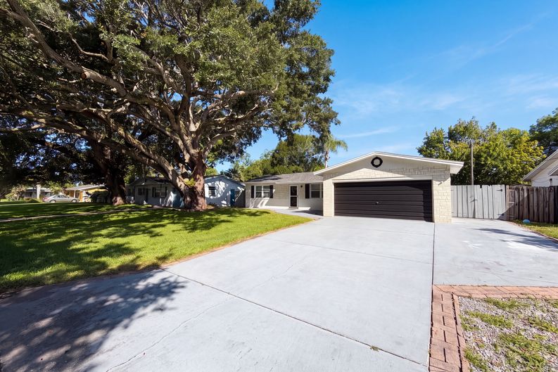 Photo 17 of 21 of 624 Sherman Rd, South Daytona, FL