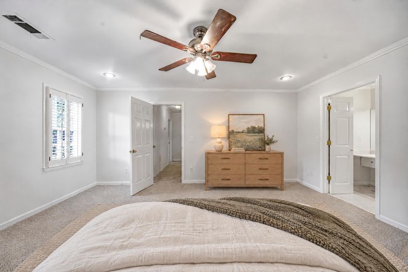 Photo 4 of 32 of 2690 Shadow Pine Dr, Roswell, GA