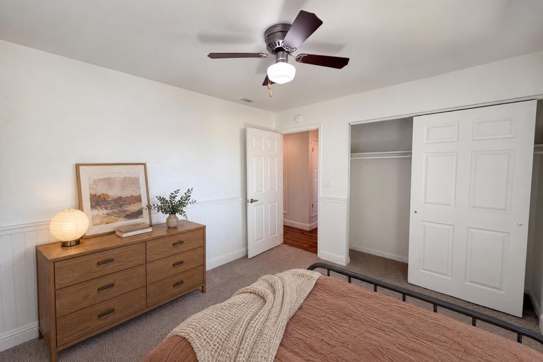 Photo 13 of 18 of 5208 Fernwood Way, Sacramento, CA