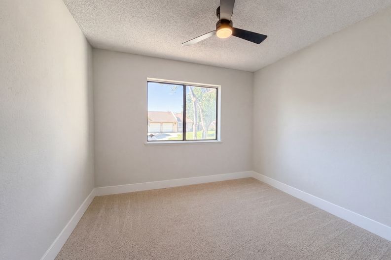 Photo 16 of 25 of 42355 Willeta Ave, Lancaster, CA