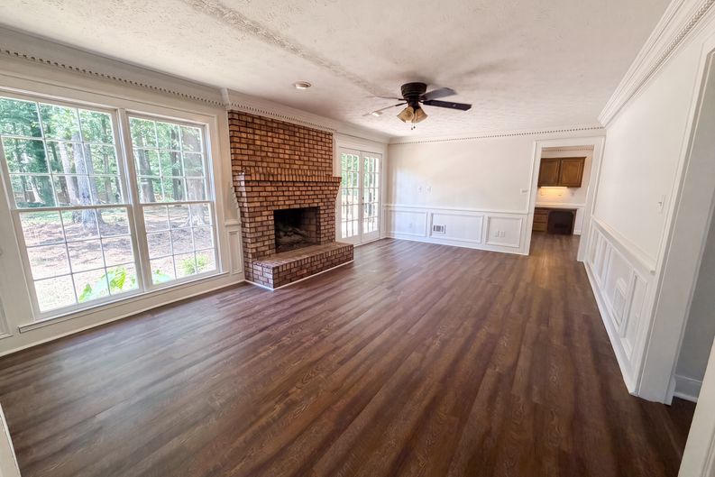 Photo 9 of 29 of 4379 Inns Brook Dr, Snellville, GA