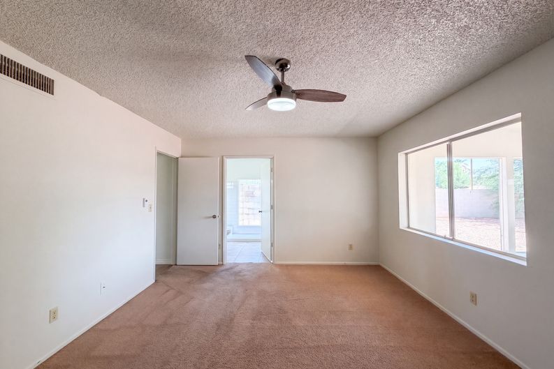 Photo 4 of 32 of 10701 W Campbell Ave, Phoenix, AZ