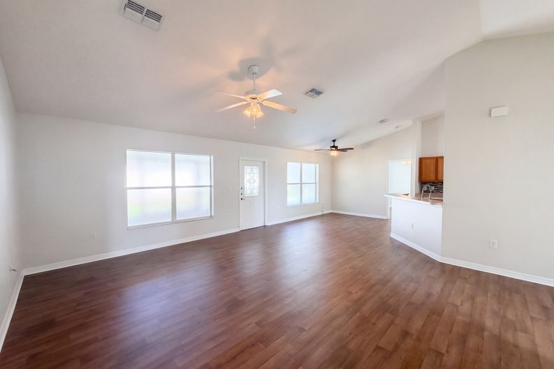 Photo 3 of 29 of 6041 Parnell Ave, Spring Hill, FL
