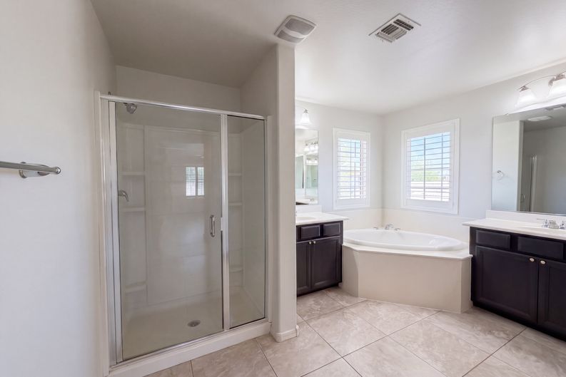 Photo 13 of 30 of 841 E Gary Ln, Phoenix, AZ
