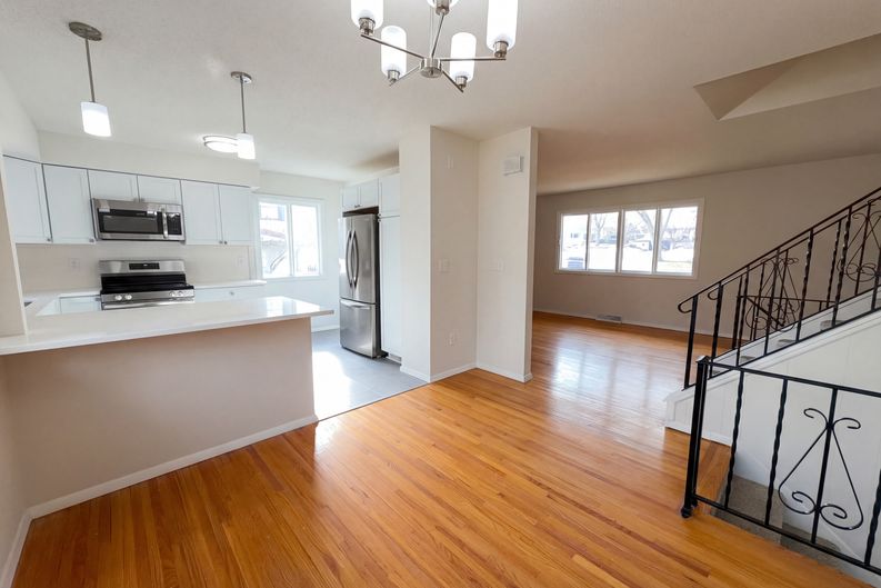 Photo 8 of 25 of 3480 Milton St N, Shoreview, MN