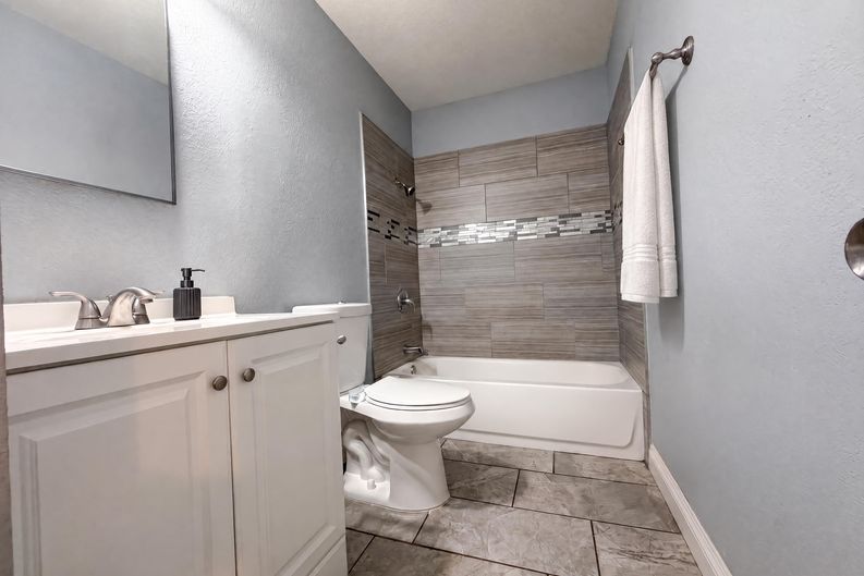 Photo 11 of 17 of 15929 La Verida Dr, Victorville, CA