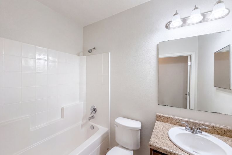 Photo 17 of 24 of 1048 Bethpage Rd, Auburndale, FL