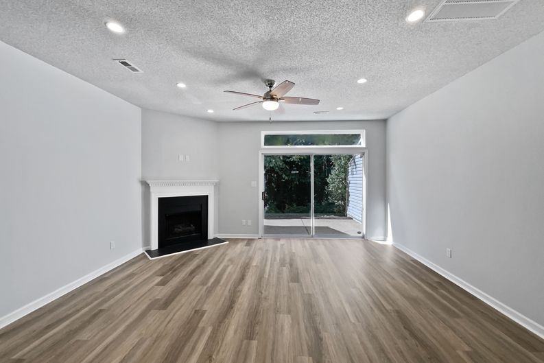 Photo 3 of 24 of 9065 Cinnabay Dr, Charlotte, NC