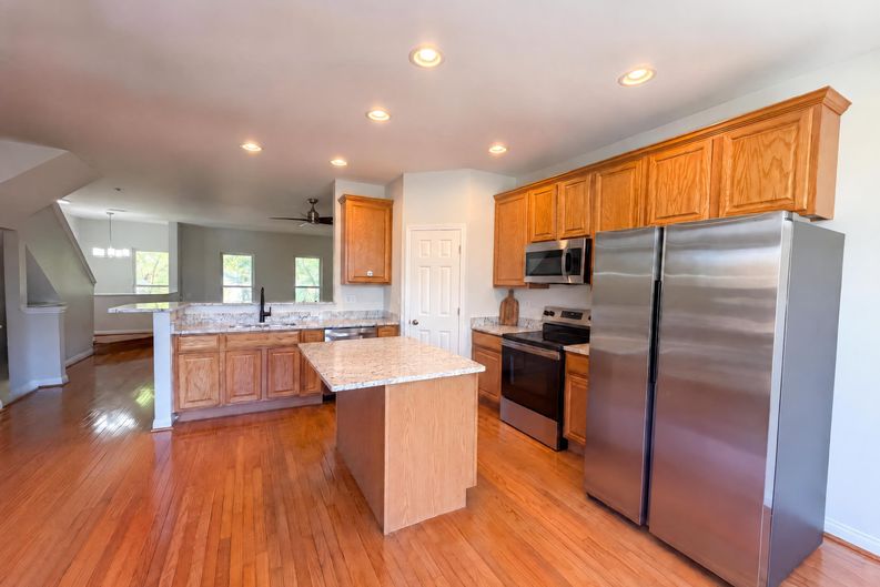 Photo 9 of 32 of 1031 Cutter St, Cincinnati, OH