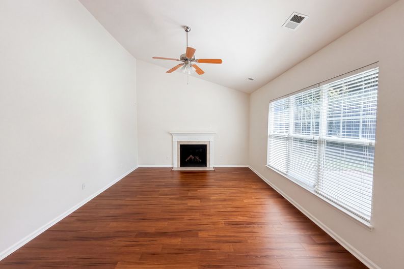Photo 3 of 22 of 10225 Misty Moss Ct, Mint Hill, NC