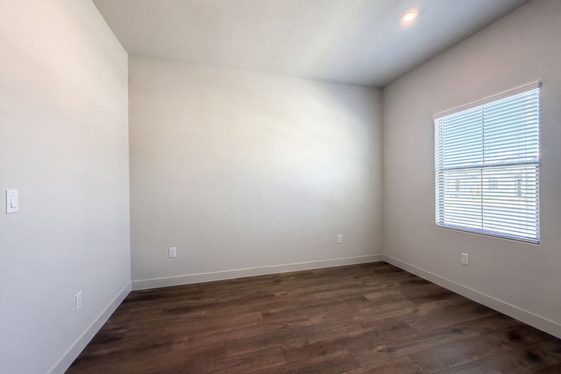 Photo 8 of 18 of 2262 N Marion Ave, Clovis, CA