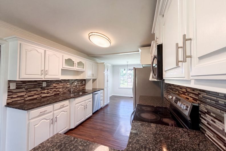 Photo 11 of 26 of 220 Haywood Ln, Nashville, TN