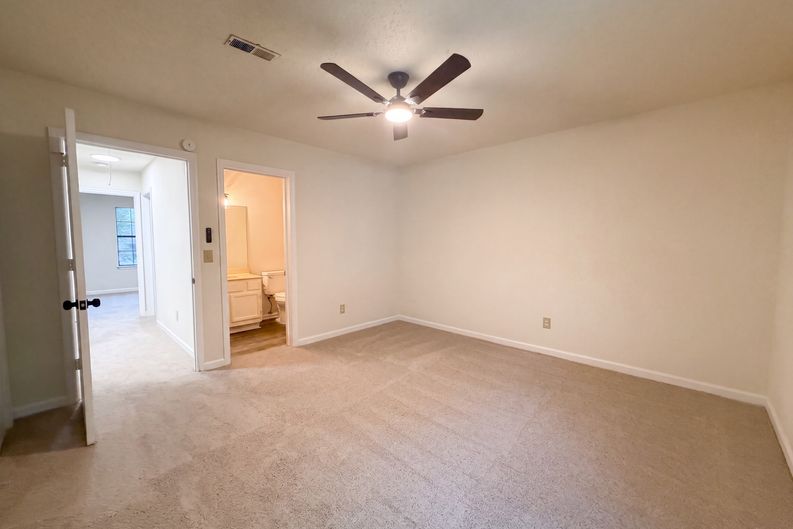 Photo 4 of 16 of 3363 Lakeside Pl, Hermitage, TN