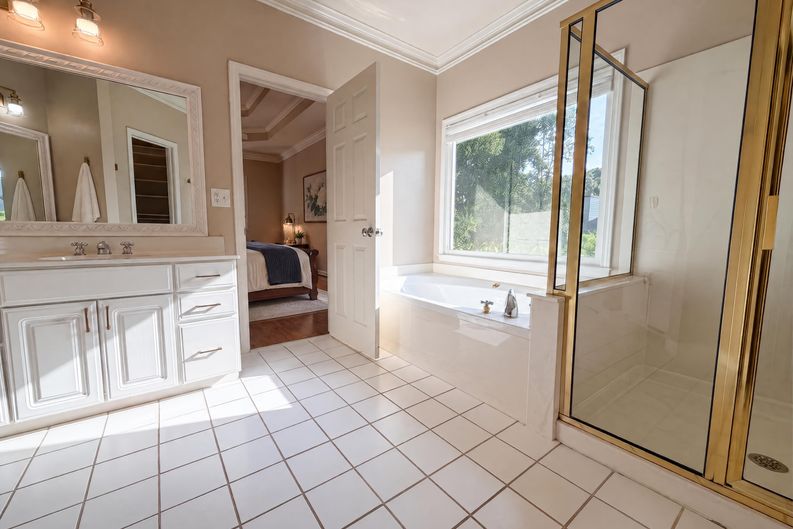 Photo 13 of 34 of 2299 Camden Dr SW, Marietta, GA