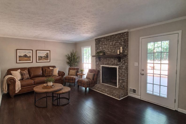 Photo 3 of 21 of 2201 Brookfield Cir, Lawrenceville, GA