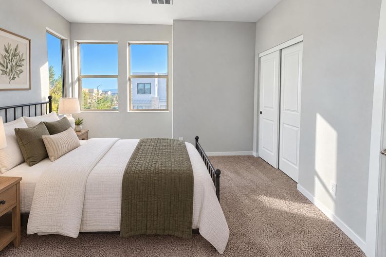 Photo 13 of 25 of 516 Founders Creek Ave, North Las Vegas, NV