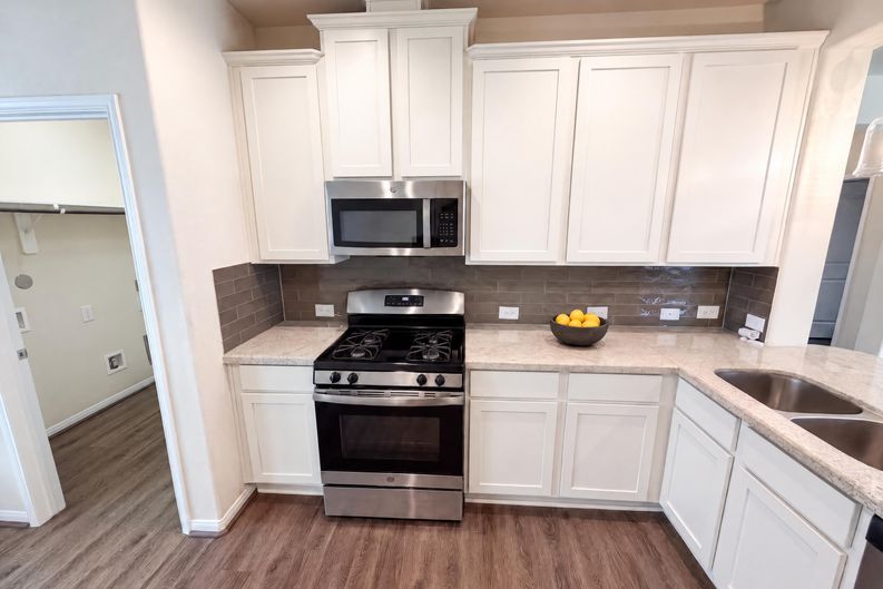 Photo 6 of 29 of 12338 Bedford Bend Dr, Humble, TX