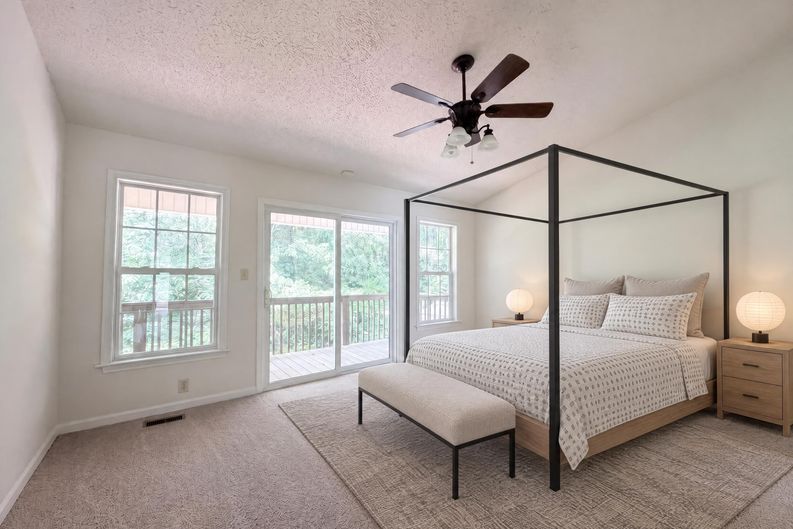 Photo 4 of 17 of 221 Grandview Dr, Statesville, NC