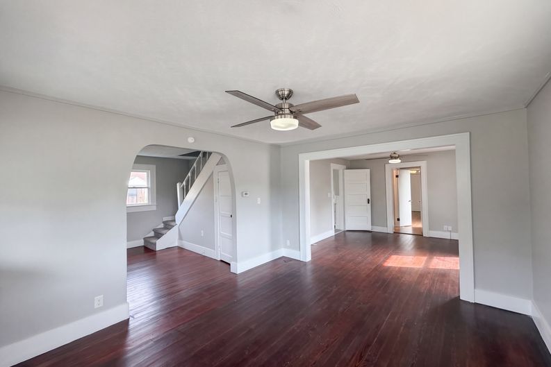 Photo 3 of 20 of 5125 S Walcott St, Indianapolis, IN
