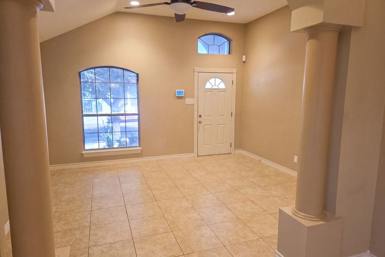 Photo 3 of 18 of 4517 Vanessita Ct, Laredo, TX