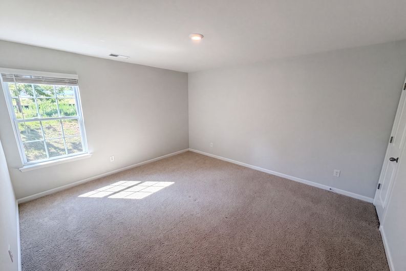 Photo 15 of 26 of 2014 Tarzi Ln, Charlotte, NC