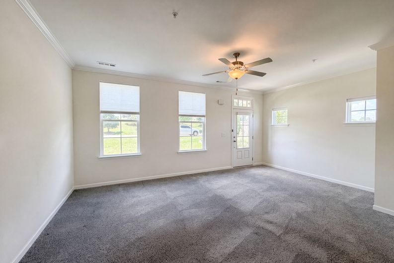 Photo 6 of 31 of 200 Kinsale Dr, Spring Hill, TN