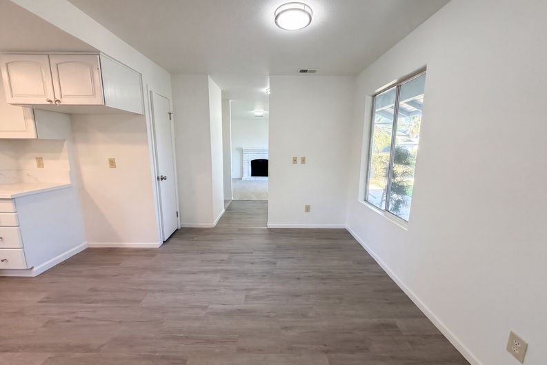 Photo 10 of 28 of 9149 Starina Way, Sacramento, CA