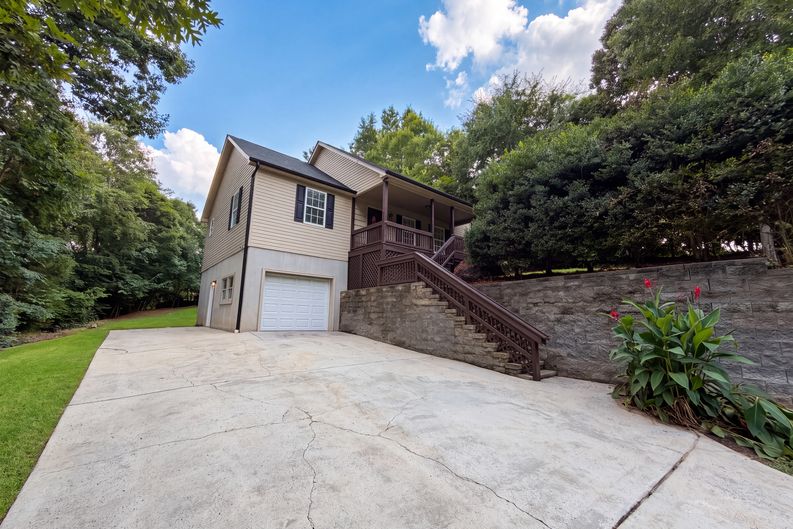 Photo 20 of 25 of 930 Marshall Dr, Concord, NC