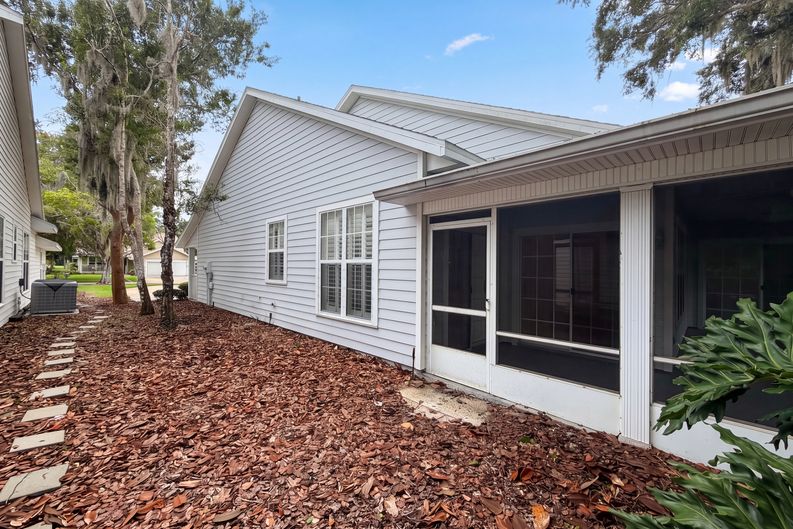 Photo 5 of 19 of 3319 Newbliss Cir, Ormond Beach, FL